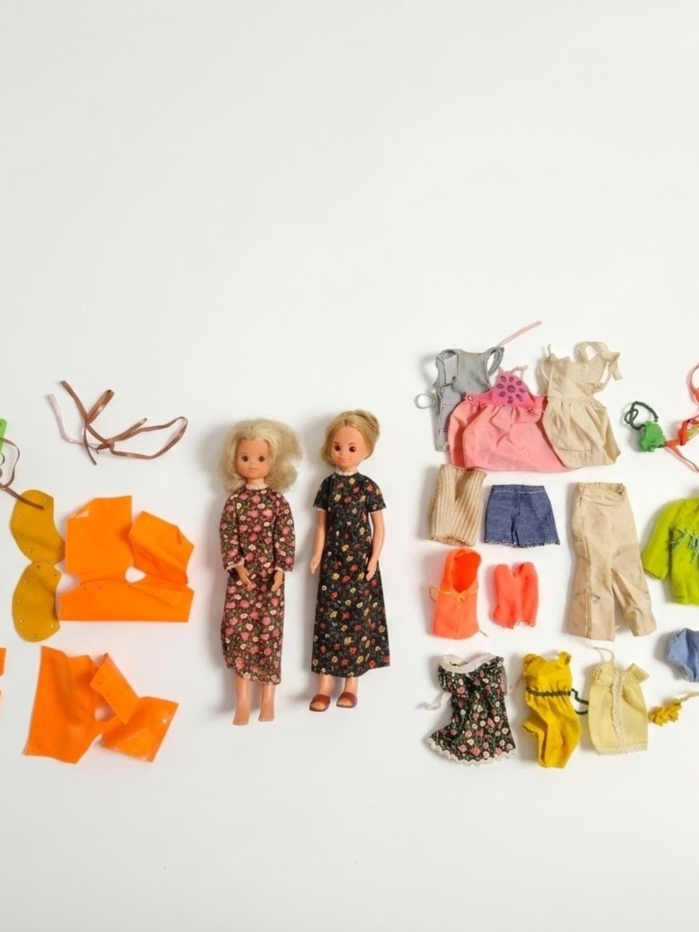 Vintage 1973 Mattel Sunshine Family Stephie Dolls & Clothes Lot